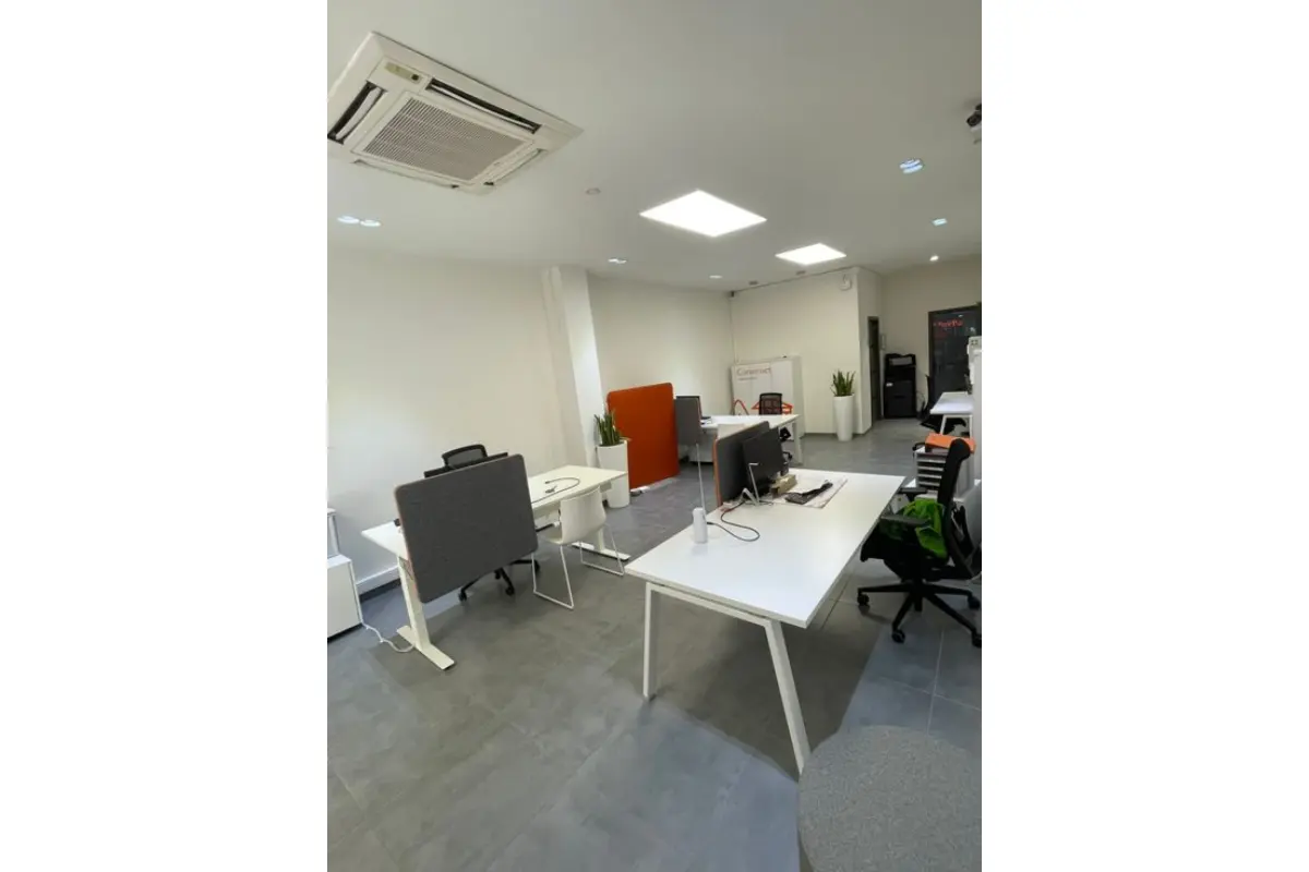 Commerce à vendre à La Louvière 7100 125000.00€ 0 chambres m² - annonce 671836