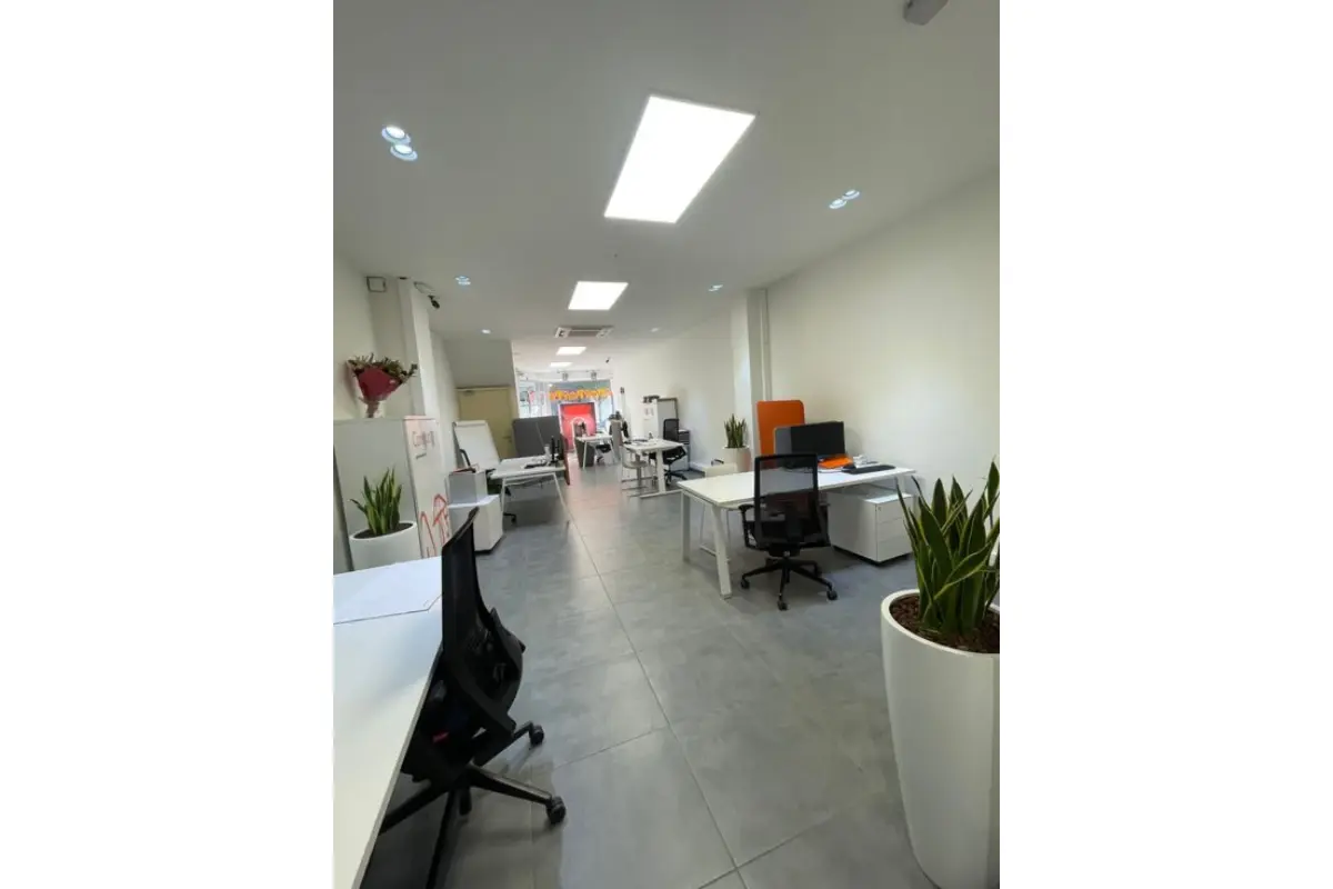 Commerce à vendre à La Louvière 7100 125000.00€ 0 chambres m² - annonce 671837