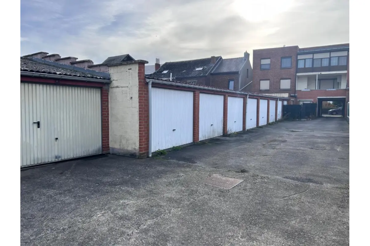 Box à vendre à Monceau-sur-Sambre 6031 105000.00€  chambres m² - annonce 672788