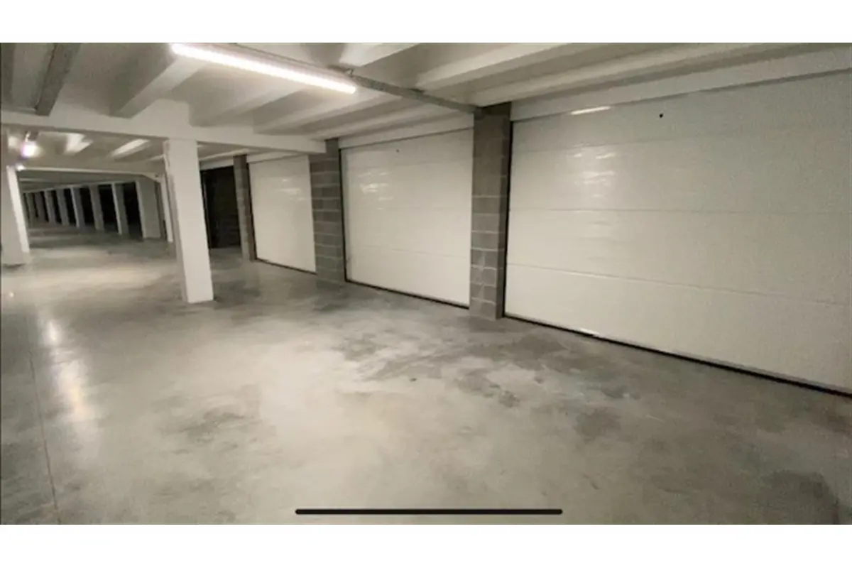 Box à  à Mouscron 7700 147.99€  chambres m² - annonce 786833