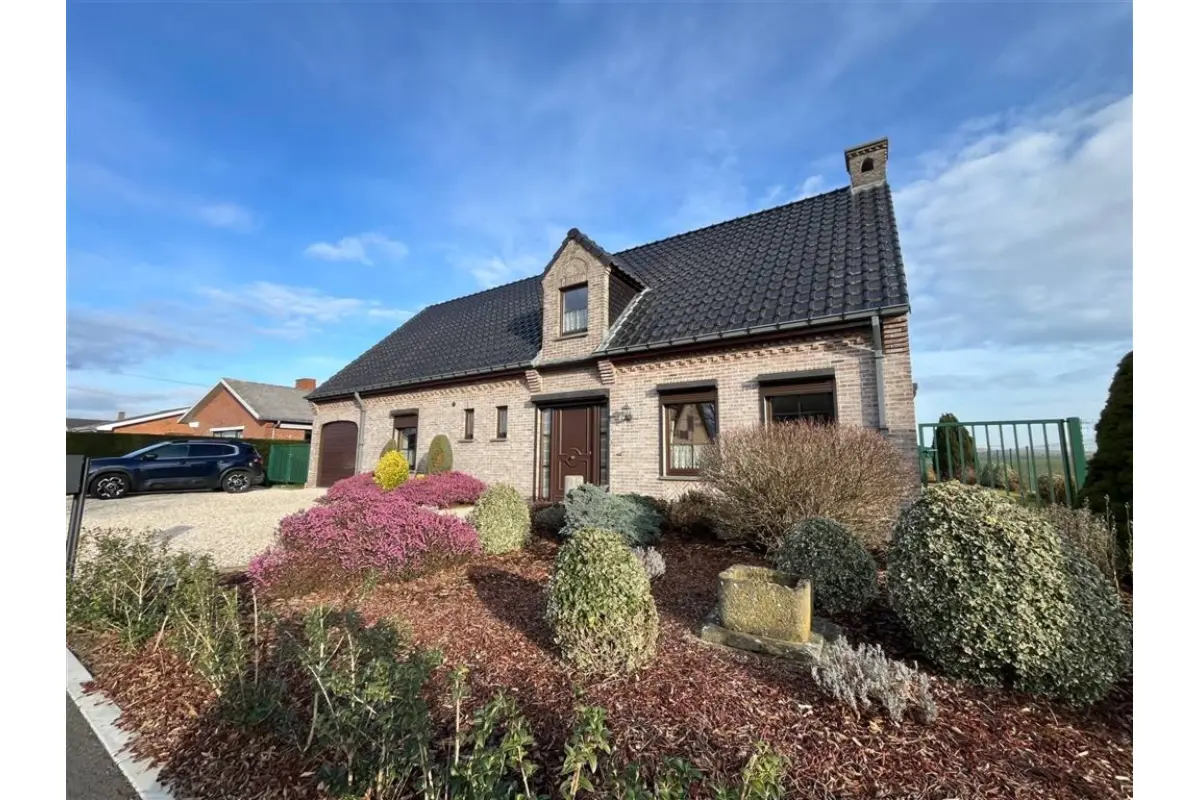 Maison à louer à Arbre 7811 1200.00€ 3 chambres 200.00m² - annonce 672583