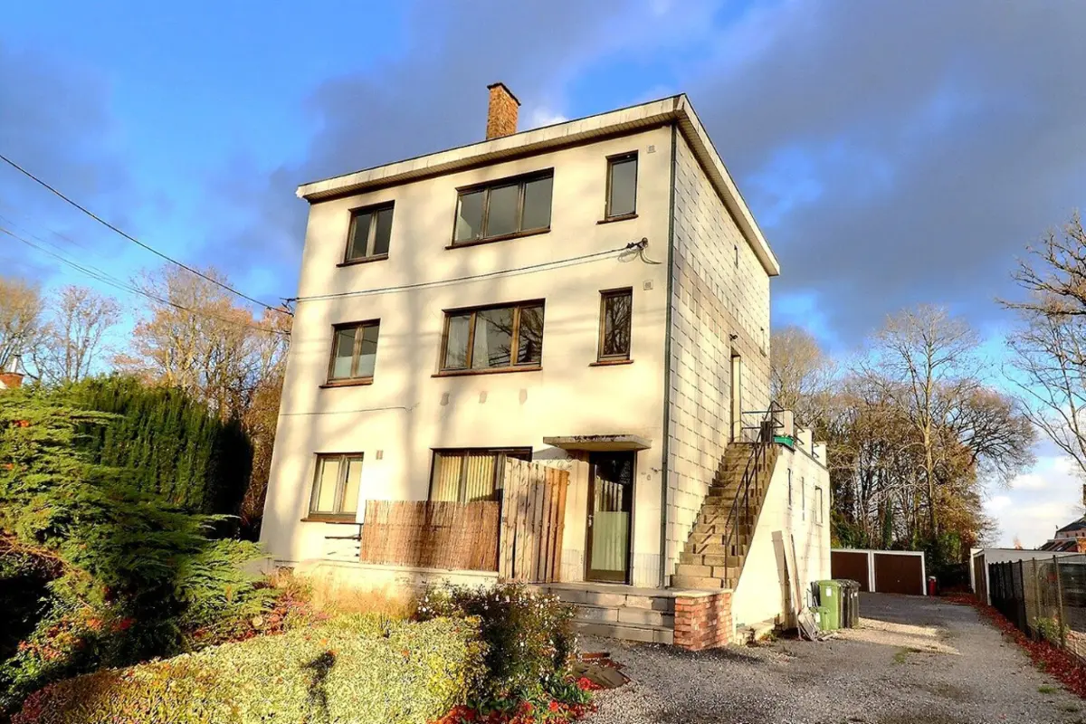 Immeuble de rapport - Immeuble à appartement à vendre à Montigny-le-Tilleul 6110 400000.00€ 5 chambres 245.00m² - annonce 674173