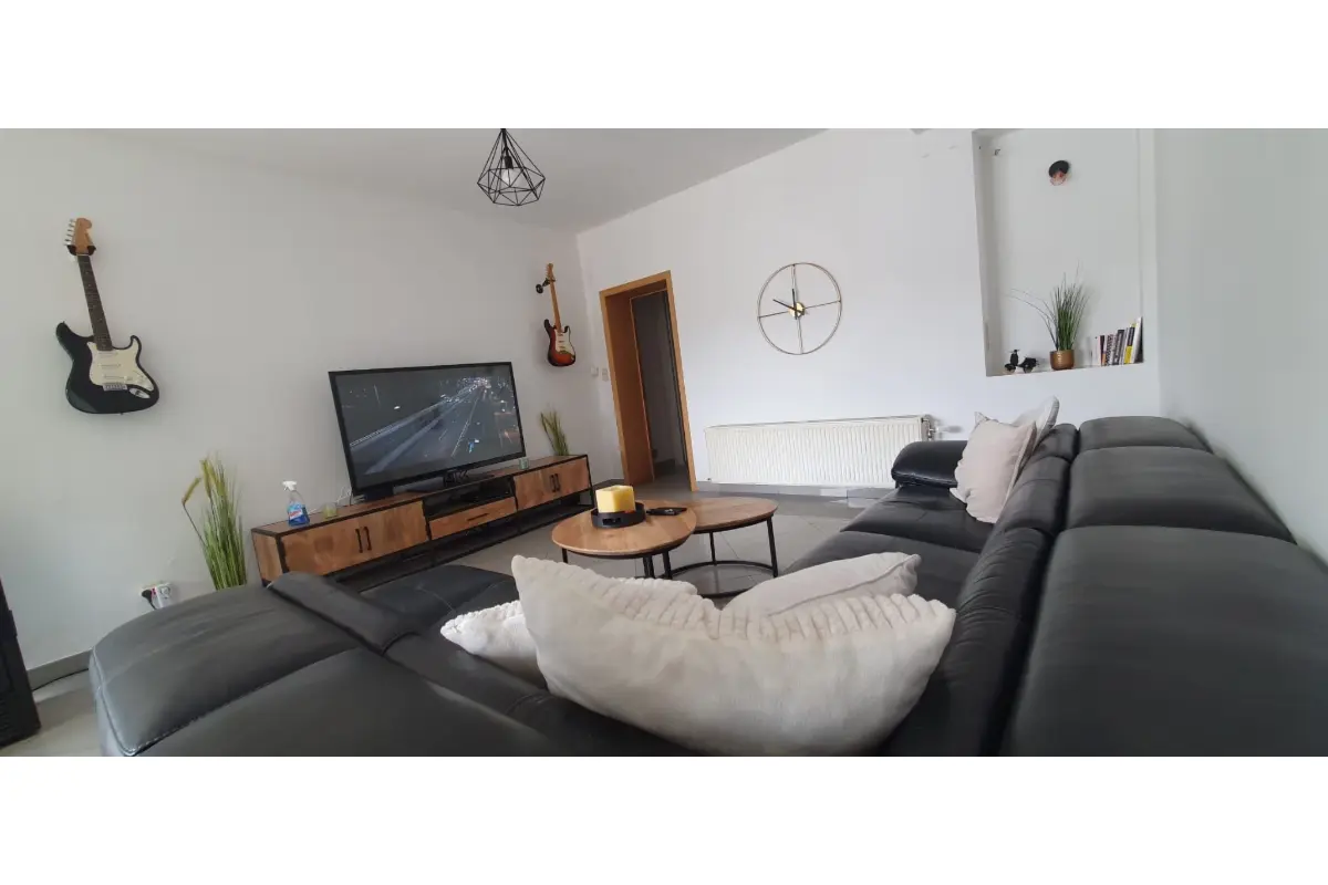 Maison à louer à Châtelineau 6200 450.00€ 5 chambres 200.00m² - annonce 674696