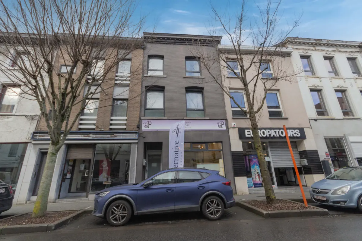 Immeuble de rapport - Immeuble à appartement à vendre à La Louvière 7100 265000.00€ 2 chambres 235.00m² - annonce 675709