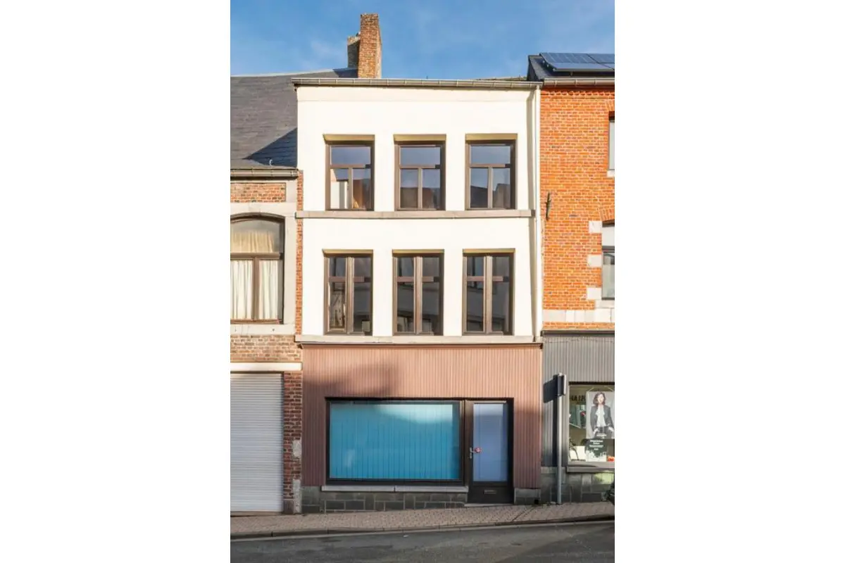 Immeuble mixte à vendre à Beaumont 6500 130000.00€ 3 chambres m² - annonce 675424