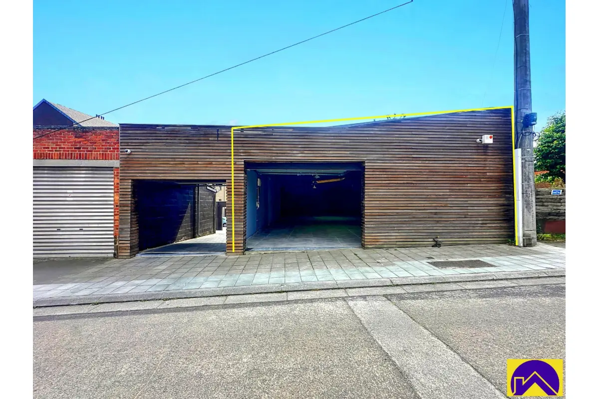 Box à  à Jumet 6040 925.00€  chambres m² - annonce 675229