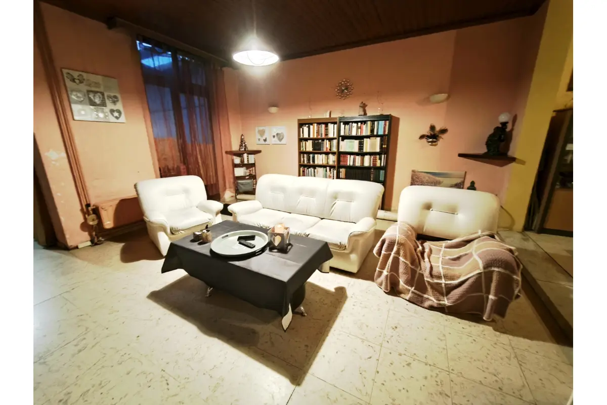 Maison à  à Monceau-sur-Sambre 6031 99000.00€ 4 chambres 130.00m² - annonce 676363