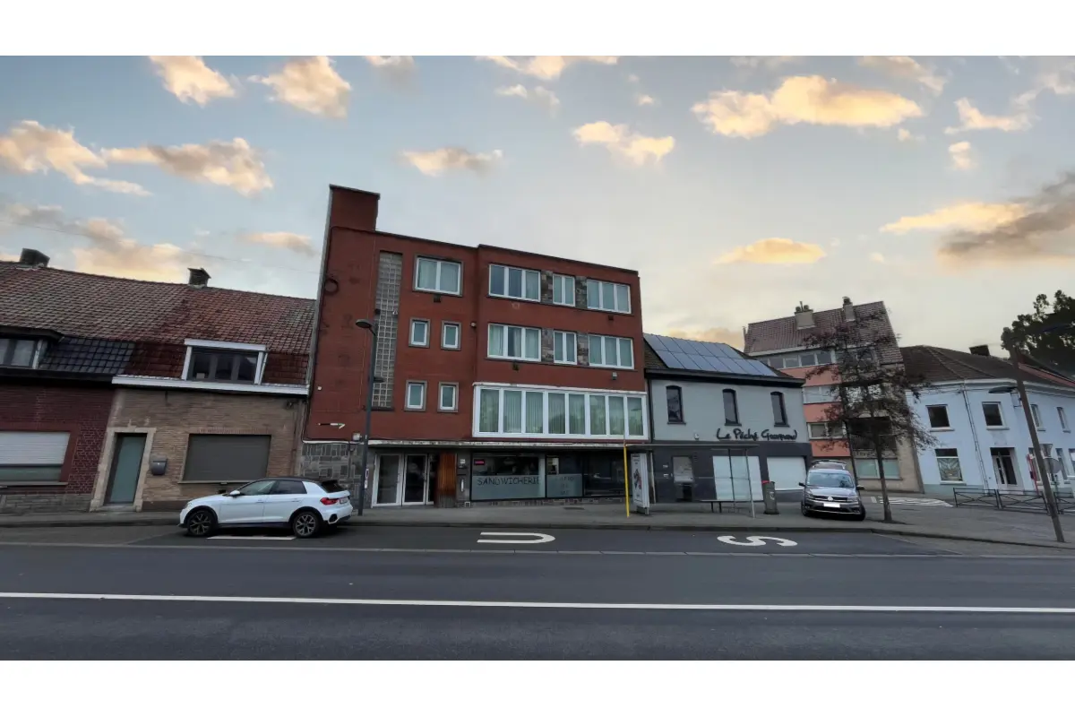 Commerce à louer à Luingne 7700 990.00€  chambres 100.00m² - annonce 676640