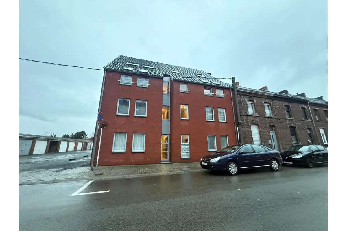 Studio à vendre à La Bouverie 7080 90000.00€  chambres 28.00m² - annonce 676791