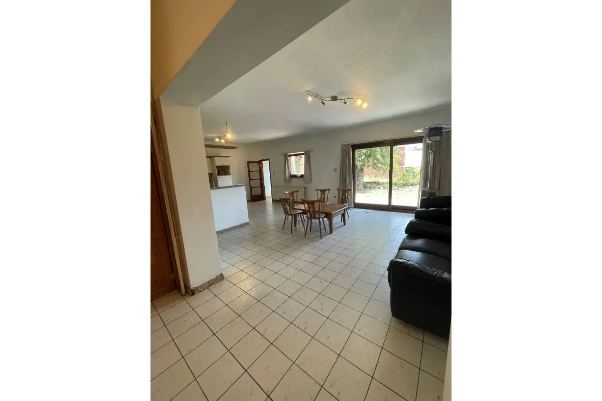 Maison de maître à vendre à La Louvière 7100 199000.00€ 4 chambres 245.00m² - annonce 679019