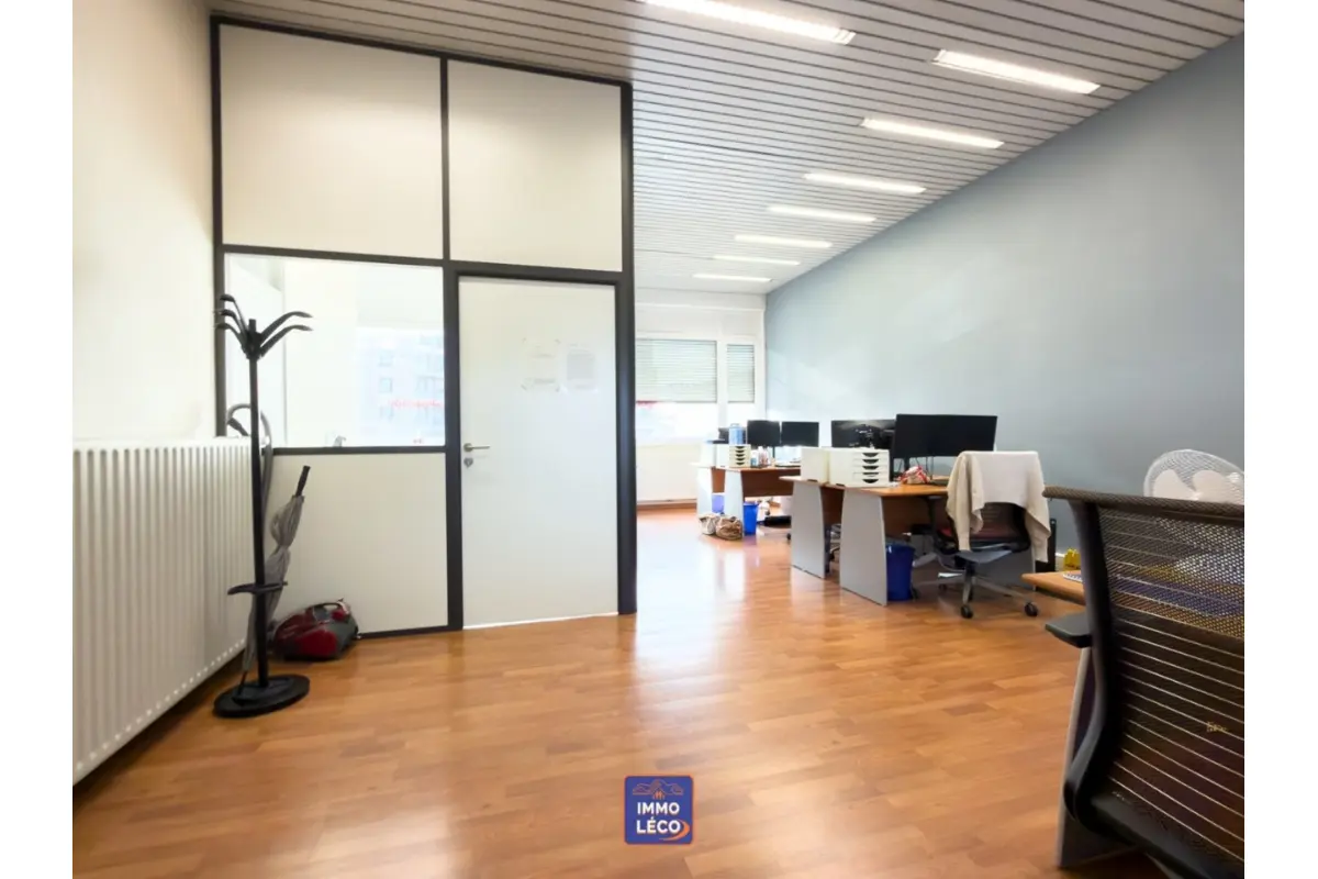 Immeuble de rapport - Immeuble à appartement à vendre à Mouscron 7700 85000.00€  chambres m² - annonce 679046