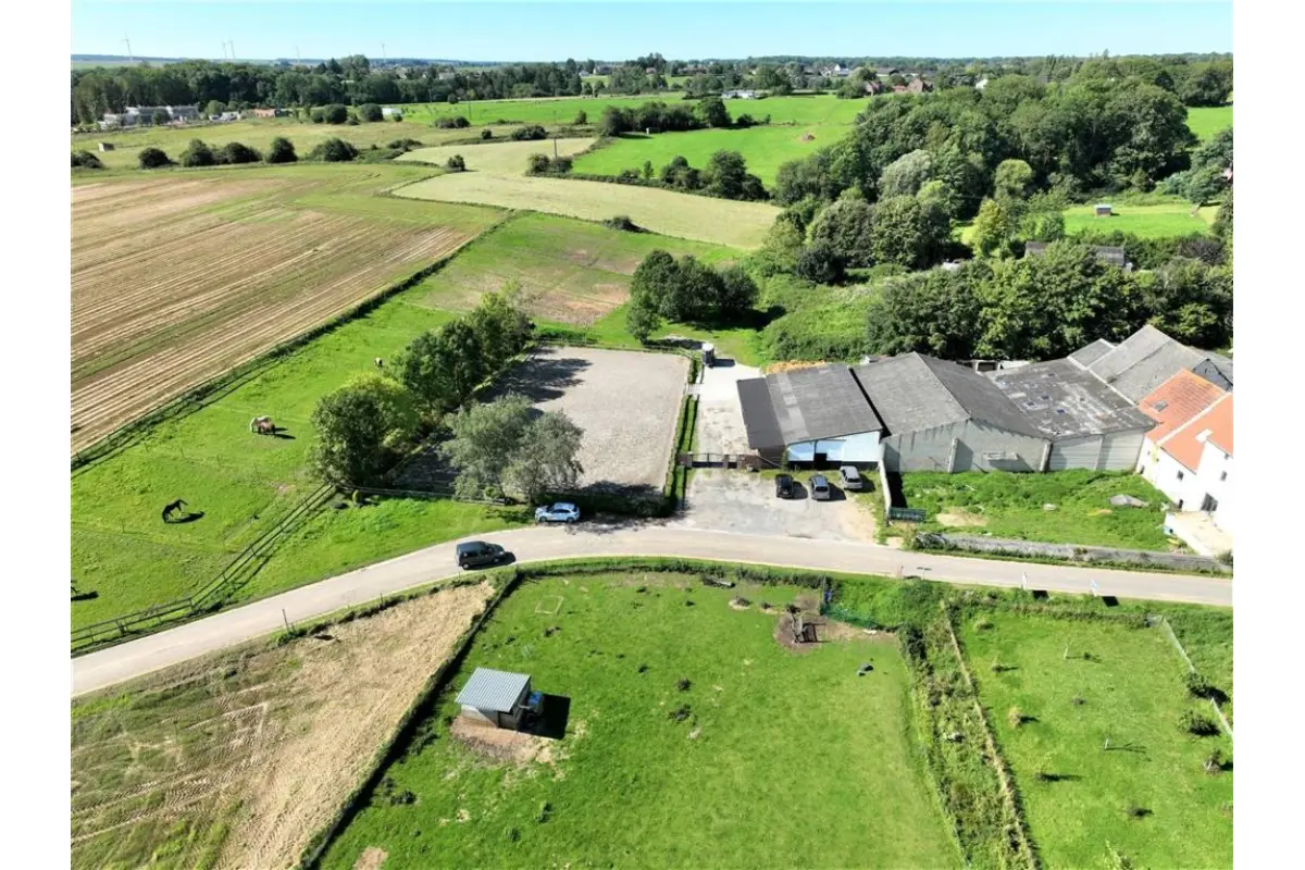 Maison à louer à Joncret 6280 2500.00€ 47 chambres 858.00m² - annonce 680167