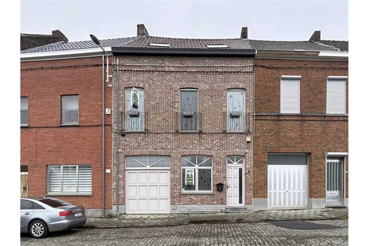 Maison à vendre à La Louvière 7100 195000.00€ 3 chambres 202.00m² - annonce 680385