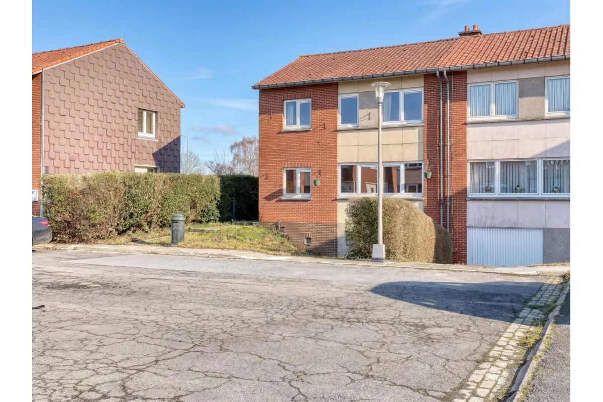 Maison à vendre à Châtelet 6200 120000.00€ 3 chambres m² - annonce 680527