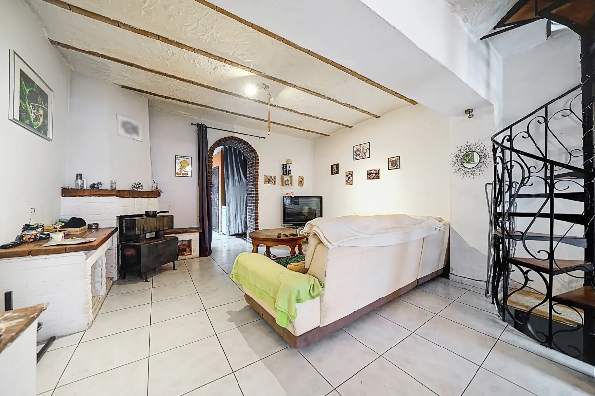 Maison à vendre à Monceau-sur-Sambre 6031 145000.00€ 2 chambres 107.00m² - annonce 682206