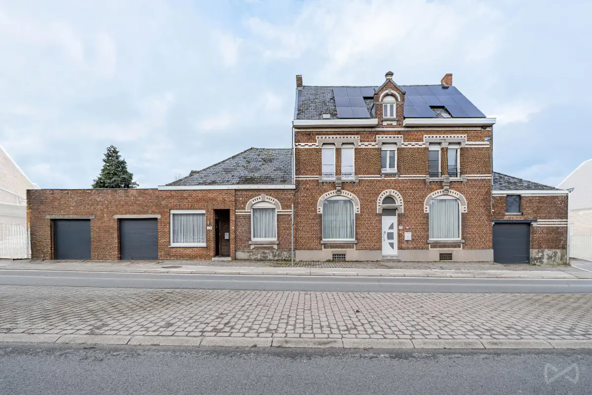 Immeuble mixte à vendre à Ligne 7812 480000.00€ 6 chambres 342.00m² - annonce 682214