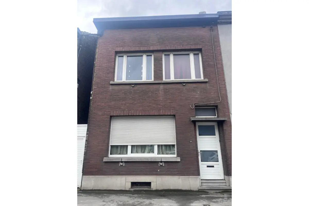 Maison à vendre à Gilly 6060 165000.00€ 5 chambres 186.00m² - annonce 681489