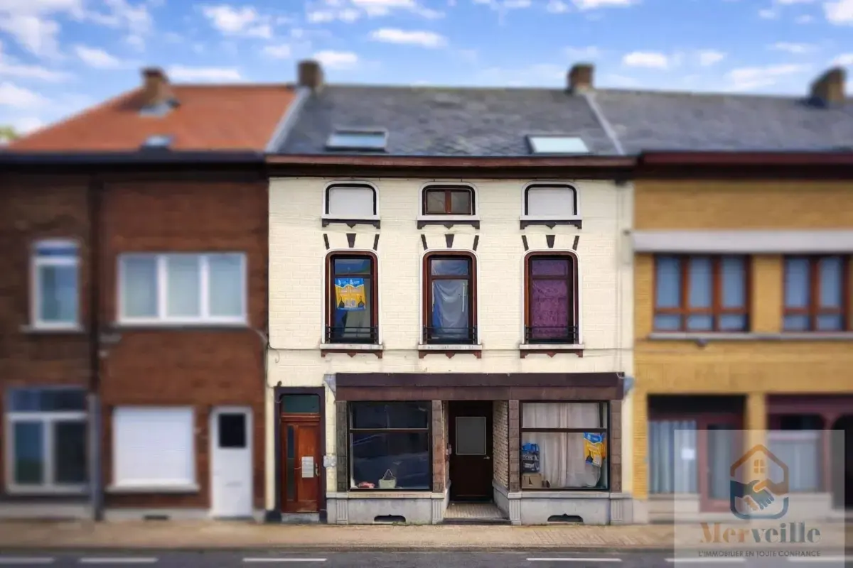 Appartement à vendre à La Louvière 7100 330000.00€ 9 chambres m² - annonce 683428