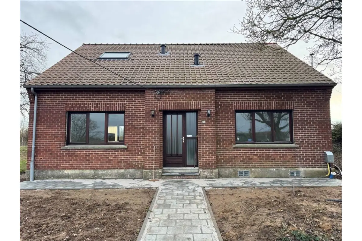 Maison à  à Erquennes 7387 1350.00€ 4 chambres 142.00m² - annonce 683656