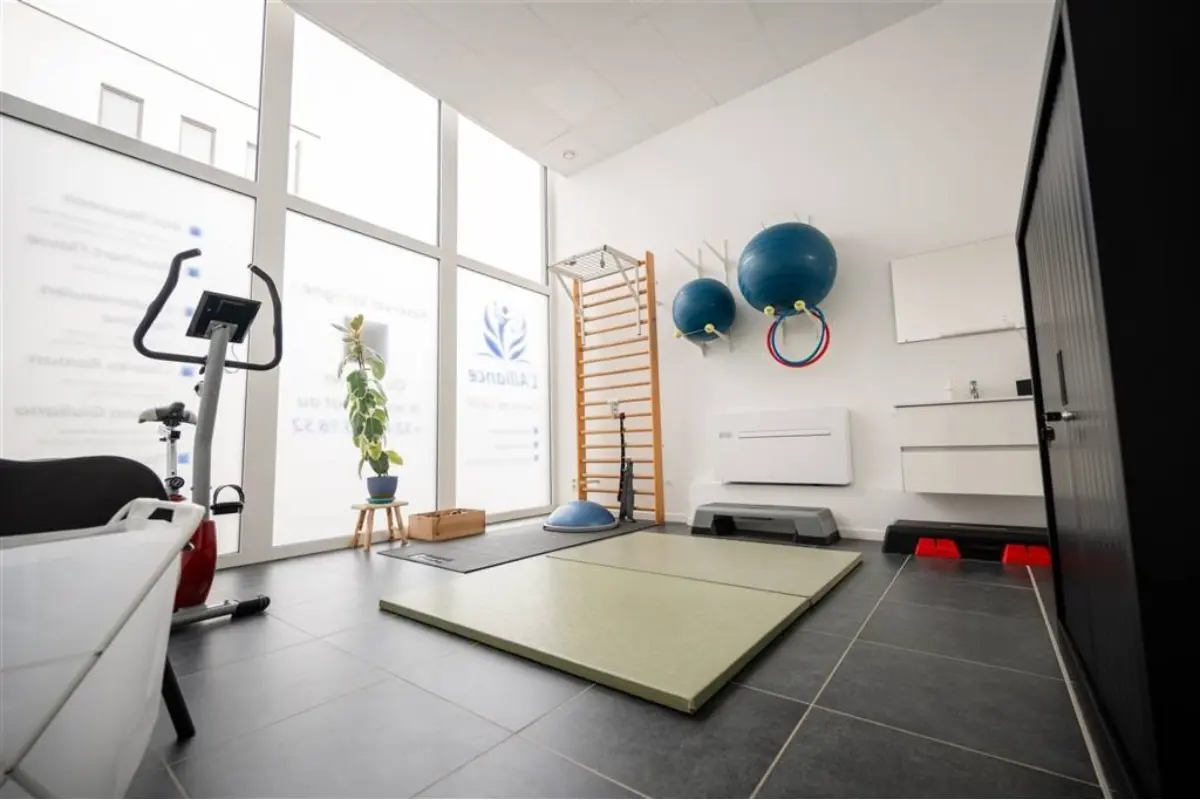 Commerce à louer à Farciennes 6240 400.00€  chambres m² - annonce 684334