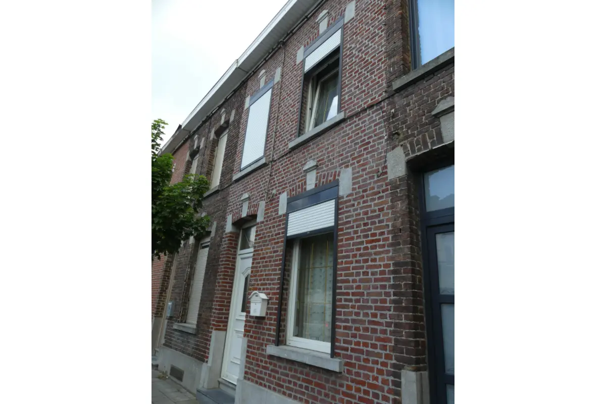 Maison à vendre à La Louvière 7100 210000.00€ 4 chambres m² - annonce 685175