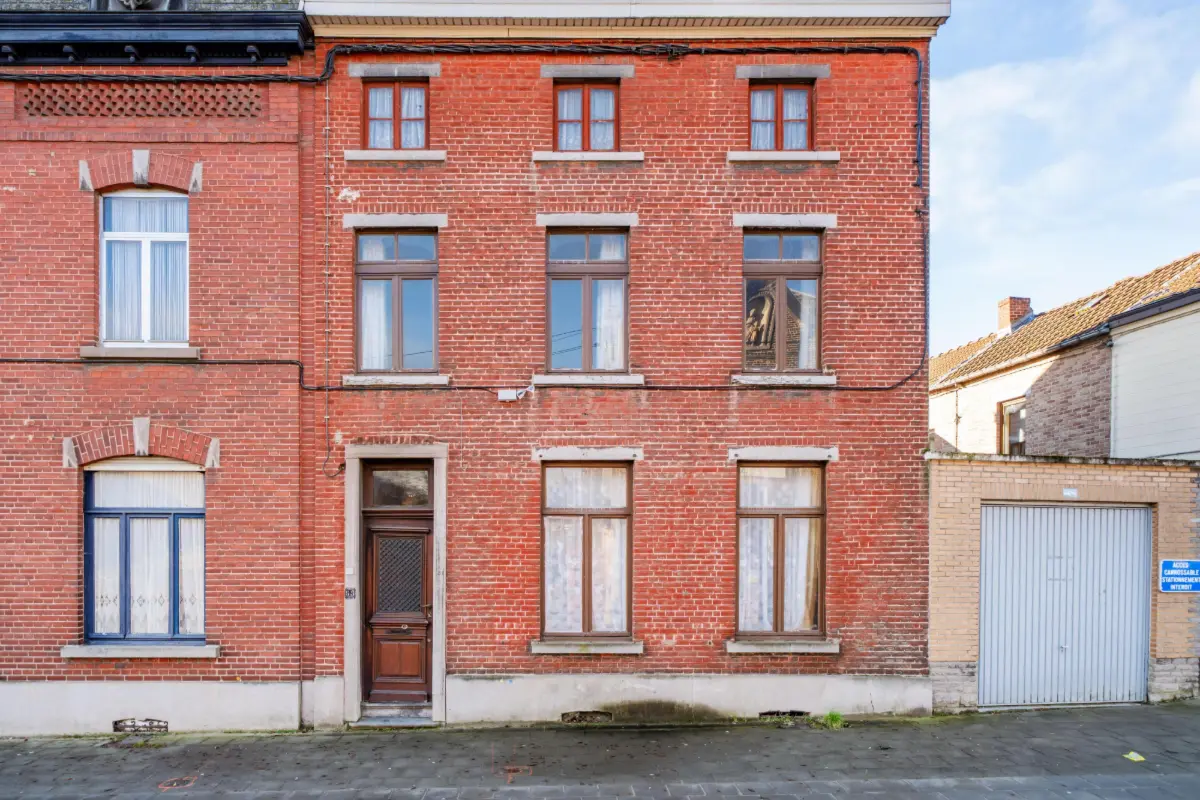 Maison à vendre à Monceau-sur-Sambre 6031 120000.00€ 3 chambres m² - annonce 685493