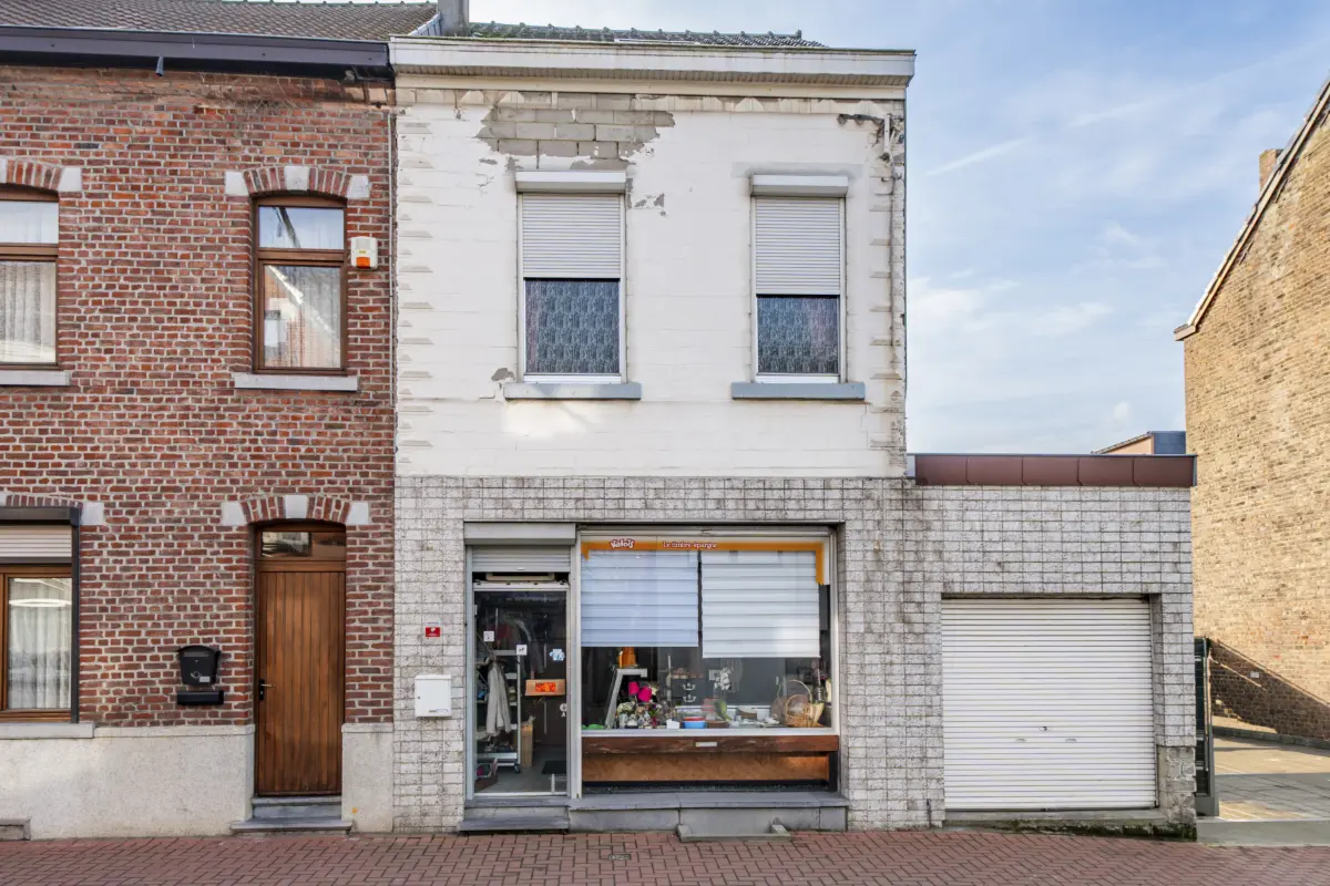 Maison à vendre à La Louvière 7100 180000.00€ 3 chambres 272.00m² - annonce 688970