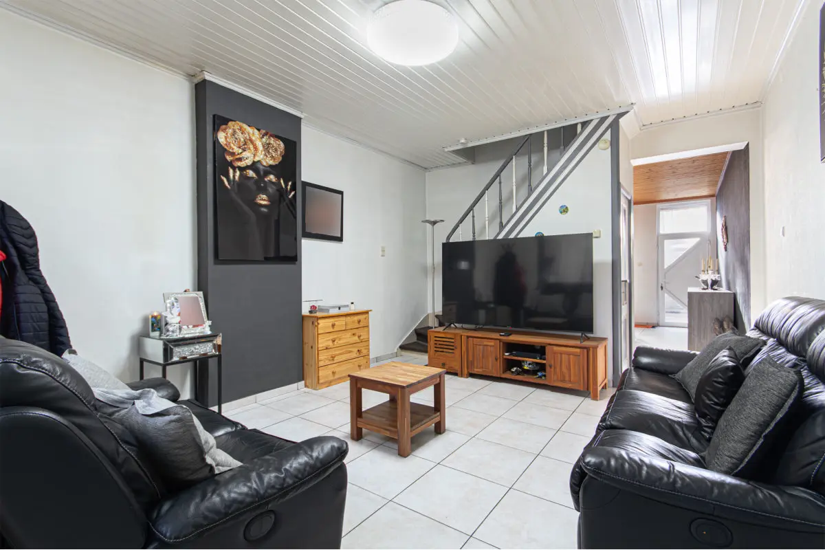 Maison à vendre à Roux 6044 180000.00€ 2 chambres 135.00m² - annonce 690590