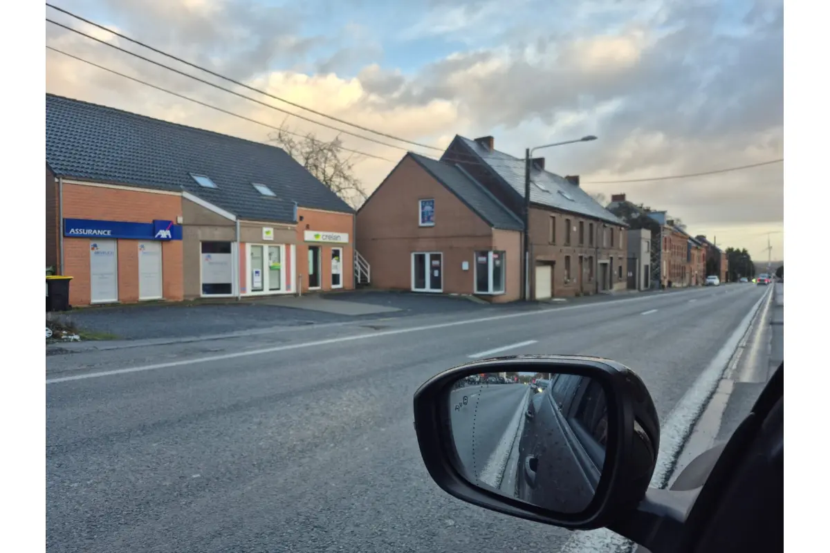 Commerce à louer à Genly 7040 750.00€  chambres m² - annonce 691994