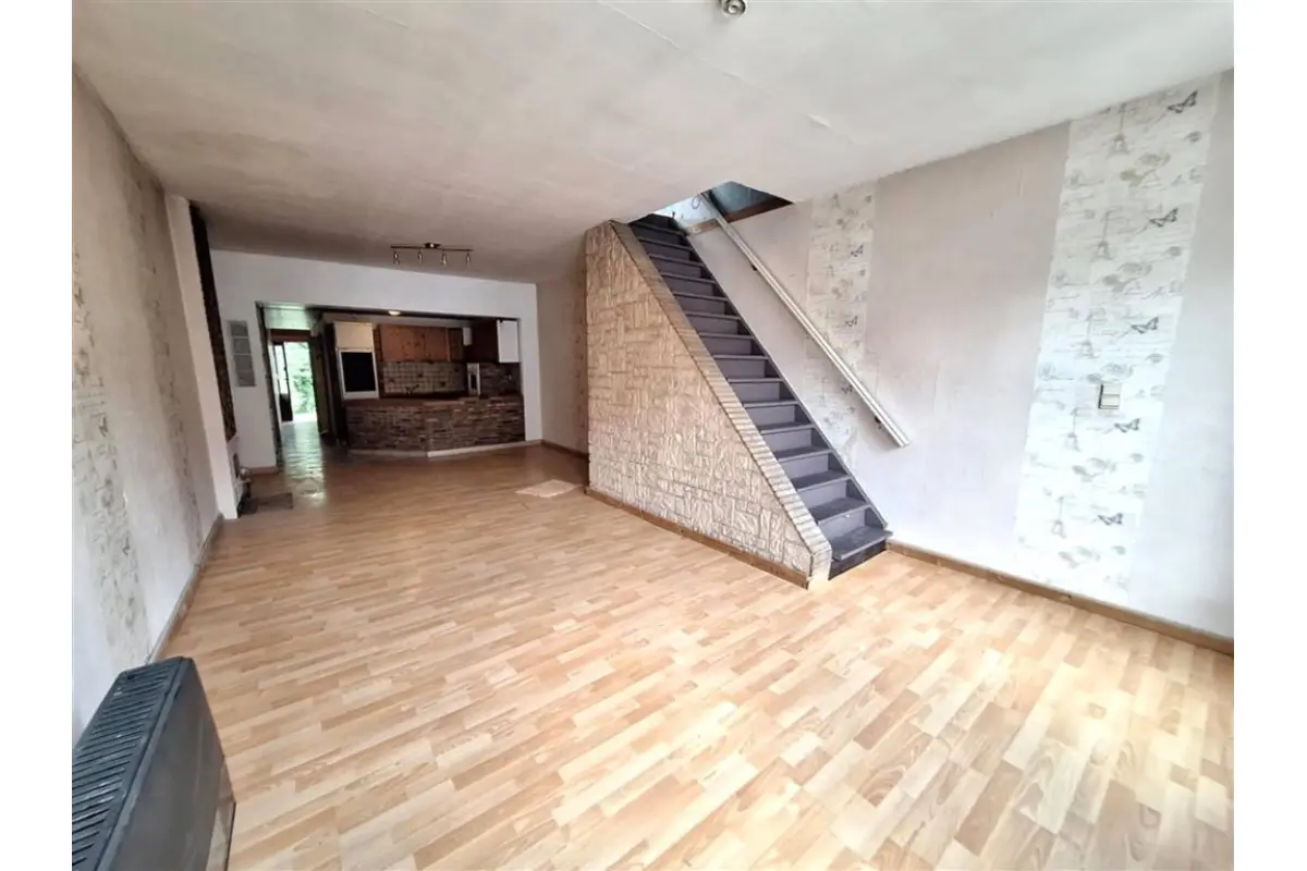 Maison à vendre à Erquelinnes 6560 85000.00€ 2 chambres 153.00m² - annonce 691898