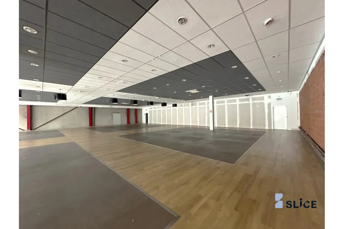 Commerce à louer à Mons 7000 4750.00€  chambres 732.00m² - annonce 693036