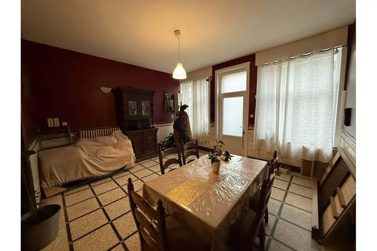 Maison à vendre à Leuze-en-Hainaut 7900 120000.00€ 4 chambres 217.00m² - annonce 695151