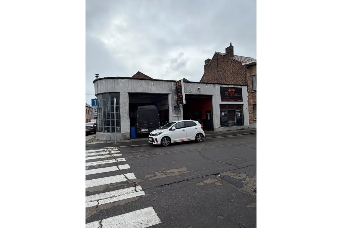 Box à vendre à Haine-Saint-Paul 7100 199000.00€  chambres m² - annonce 695257