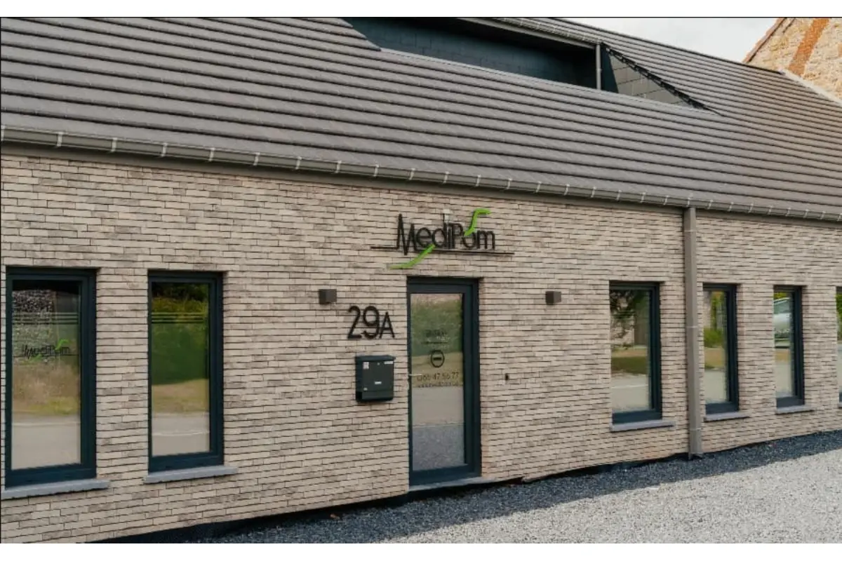 Commerce à louer à Ville-Pommeroeul 7322 0.00€  chambres m² - annonce 694868