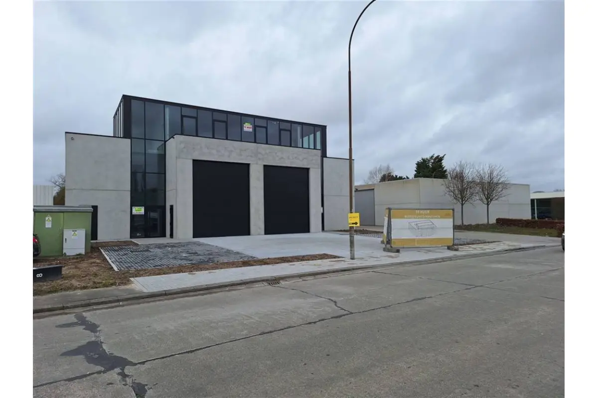 Commerce à louer à Comines-Warneton 7780 3000.00€  chambres m² - annonce 696322