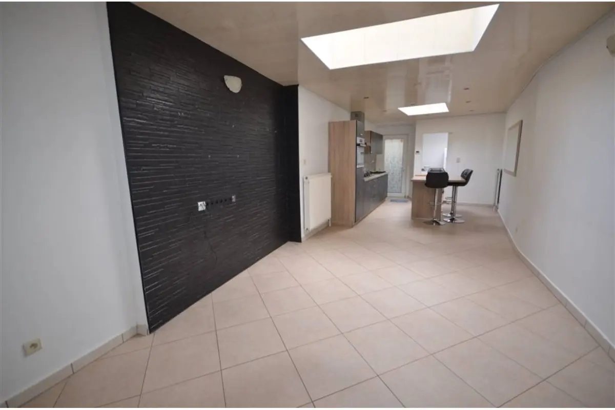 Maison à vendre à Haine-Saint-Pierre 7100 225000.00€ 4 chambres m² - annonce 698302