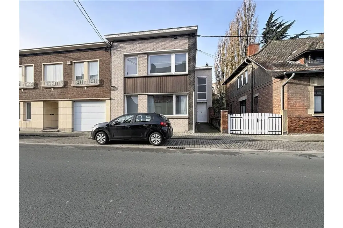 Immeuble de rapport - Immeuble à appartement à vendre à Montignies-sur-Sambre 6061 255000.00€ 4 chambres 180.00m² - annonce 697045