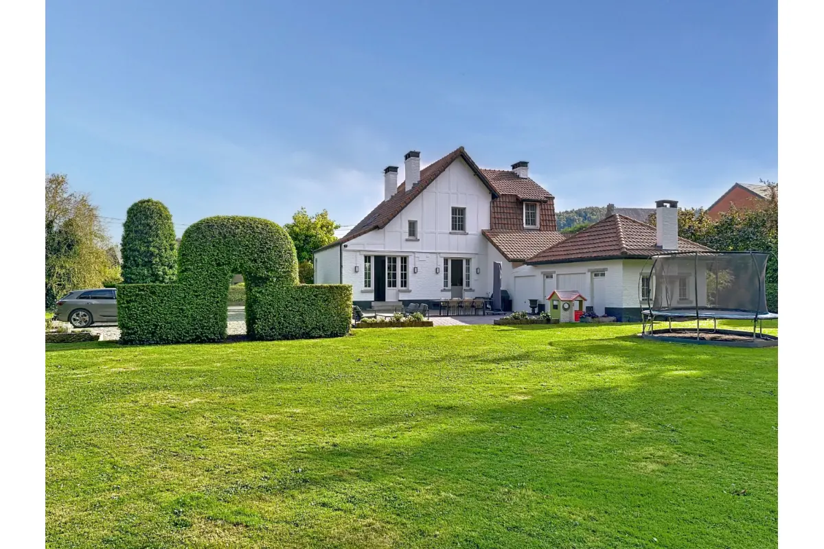 Villa à vendre à Roux 6044 545000.00€ 4 chambres 310.00m² - annonce 702147