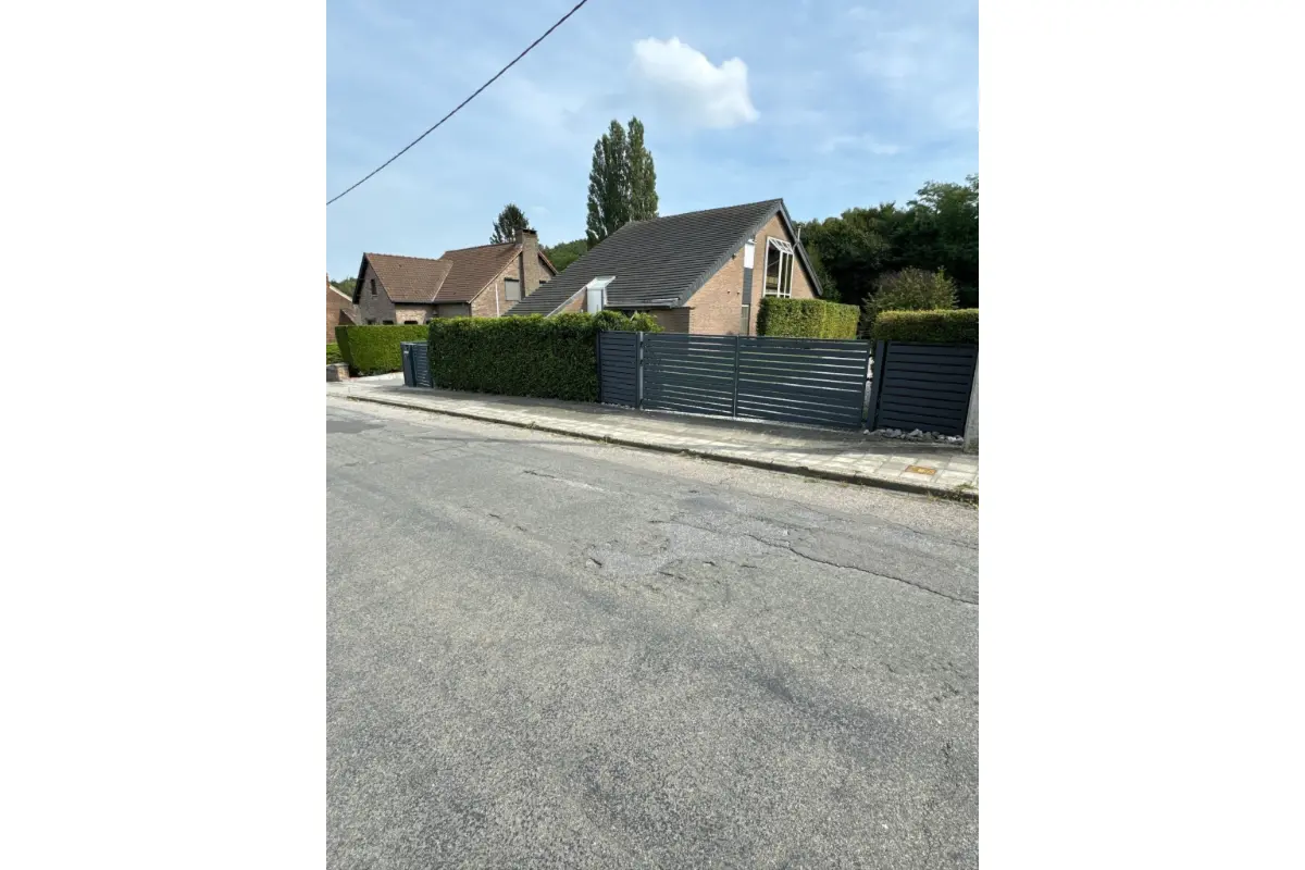 Villa à vendre à Lodelinsart 6042 390000.00€ 4 chambres 225.00m² - annonce 702474