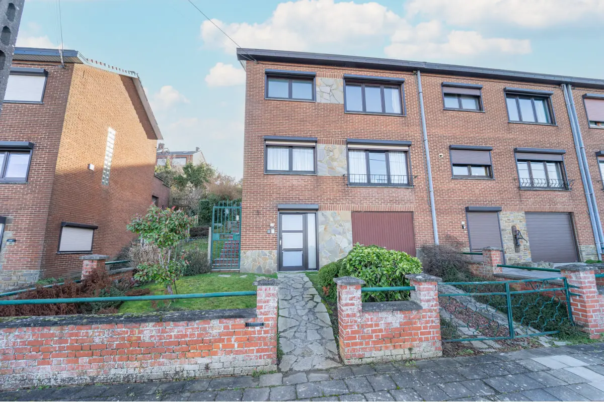 Maison à vendre à Couillet 6010 165000.00€ 3 chambres 114.00m² - annonce 702517