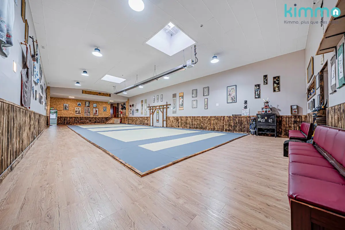 Commerce à vendre à Bouffioulx 6200 800000.00€  chambres 554.00m² - annonce 703609