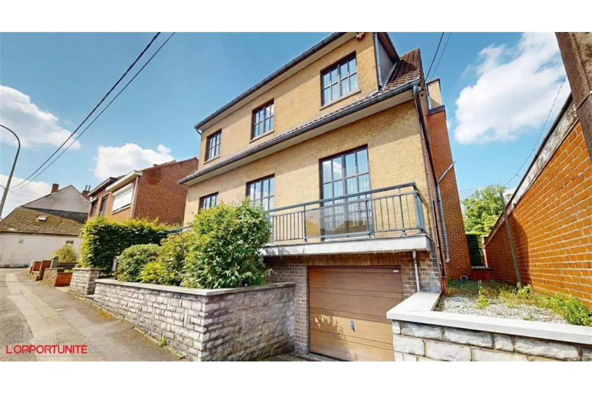 Maison à vendre à Montigny-le-Tilleul 6110 329000.00€ 5 chambres 190.00m² - annonce 704227