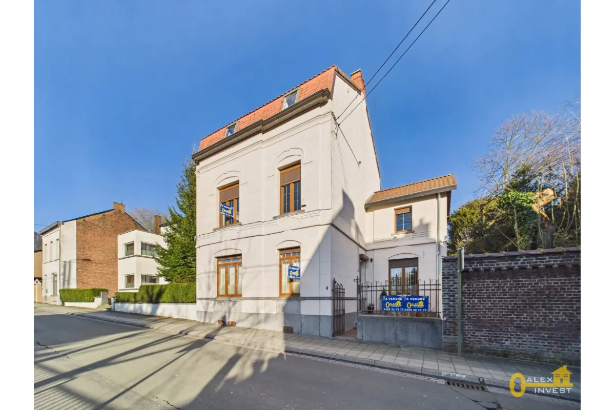 Maison de maître à vendre à Houdeng-Aimeries 7110 290000.00€ 5 chambres 291.00m² - annonce 705052