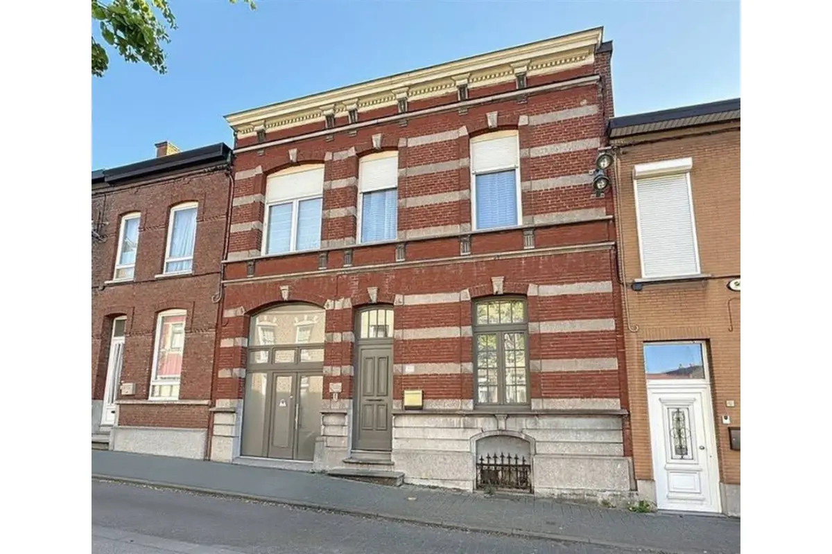 Maison à vendre à La Louvière 7100 310000.00€ 4 chambres 300.00m² - annonce 705272