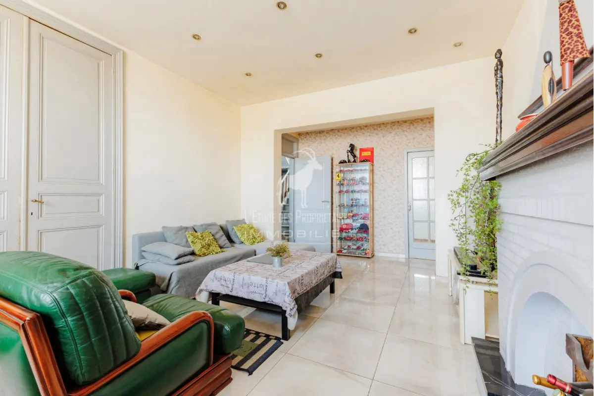 Immeuble mixte à vendre à Marchienne-au-Pont 6030 259999.00€ 3 chambres 250.00m² - annonce 709806