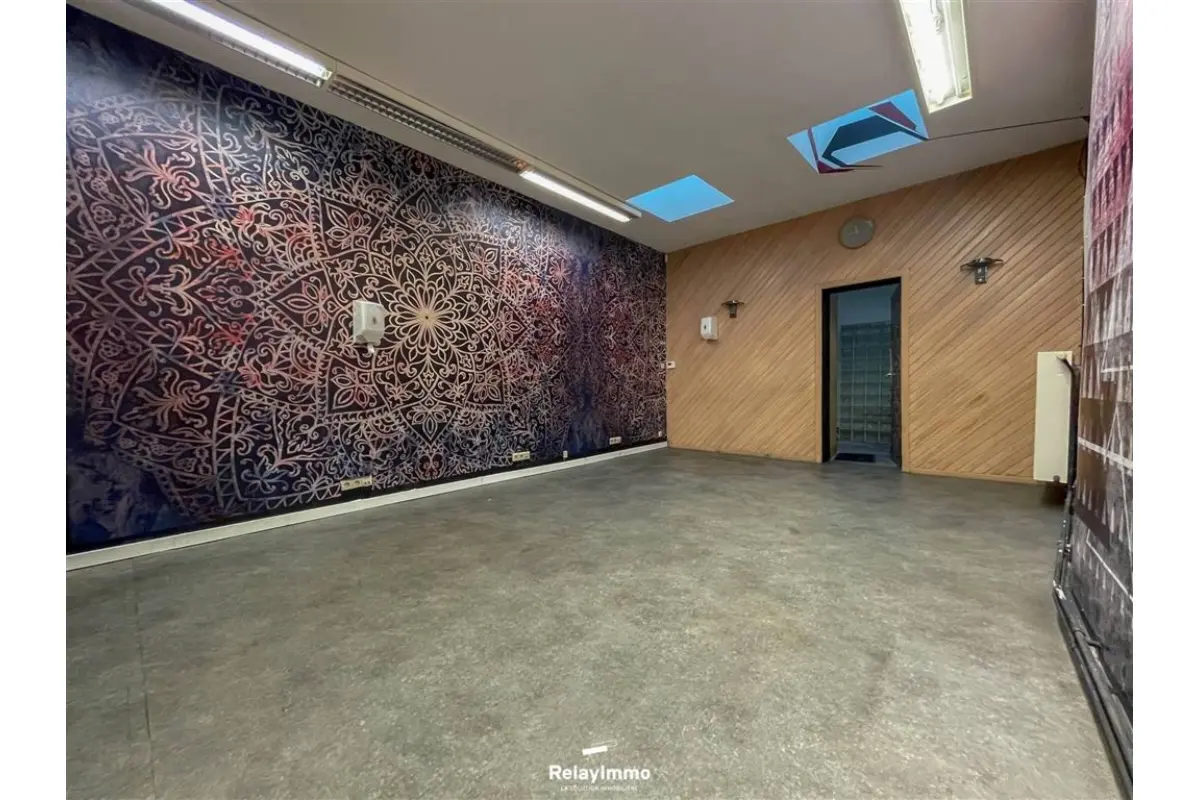 Commerce à  à Tournai 7500 700.00€  chambres m² - annonce 709501