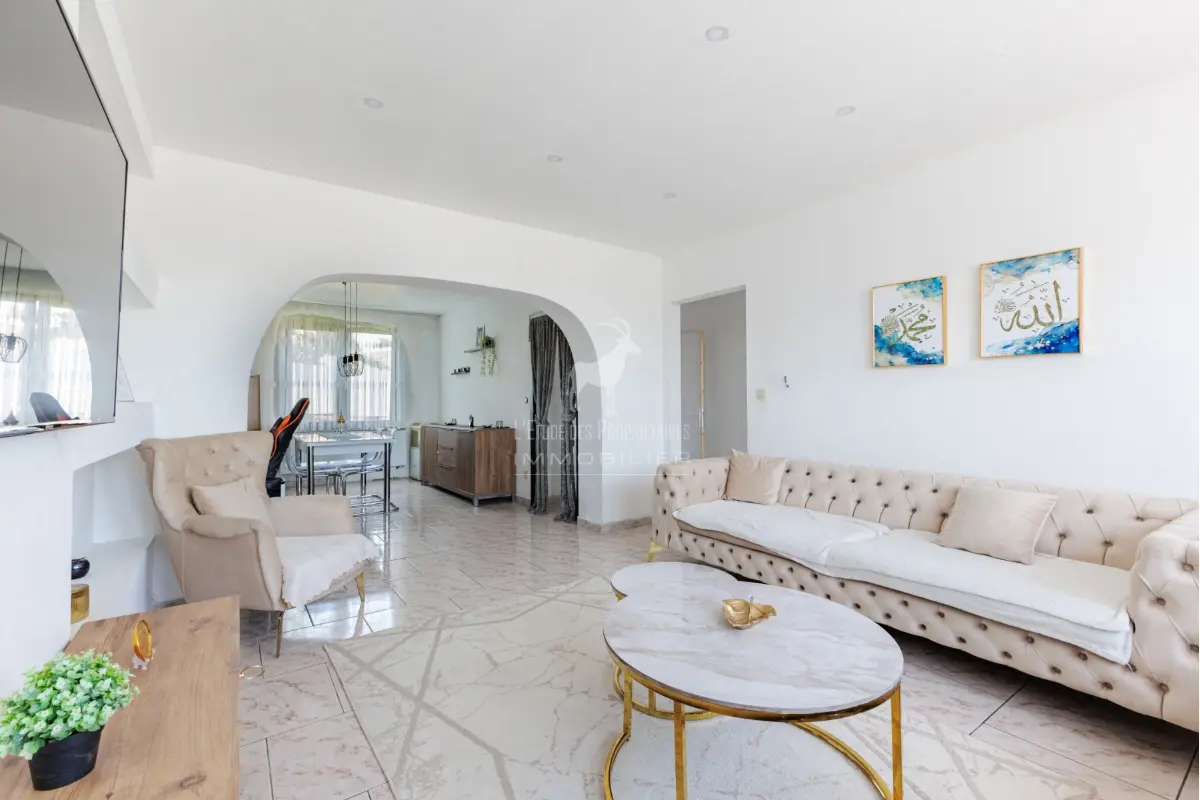 Maison à vendre à Marchienne-au-Pont 6030 234999.00€ 6 chambres 342.00m² - annonce 710374