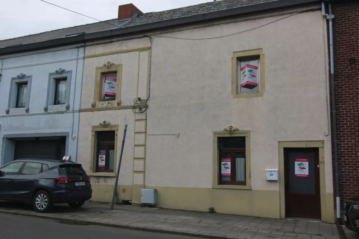 Maison à vendre à Roux 6044 52000.00€ 3 chambres 169.00m² - annonce 709559