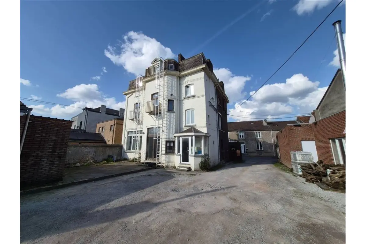 Immeuble de rapport - Immeuble à appartement à vendre à Montignies-sur-Sambre 6061 850000.00€ 10 chambres 400.00m² - annonce 711056