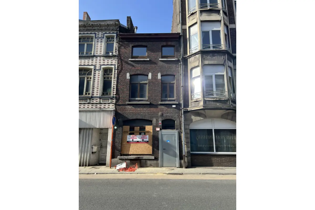 Maison à vendre à Monceau-sur-Sambre 6031 89000.00€ 3 chambres 150.00m² - annonce 711348